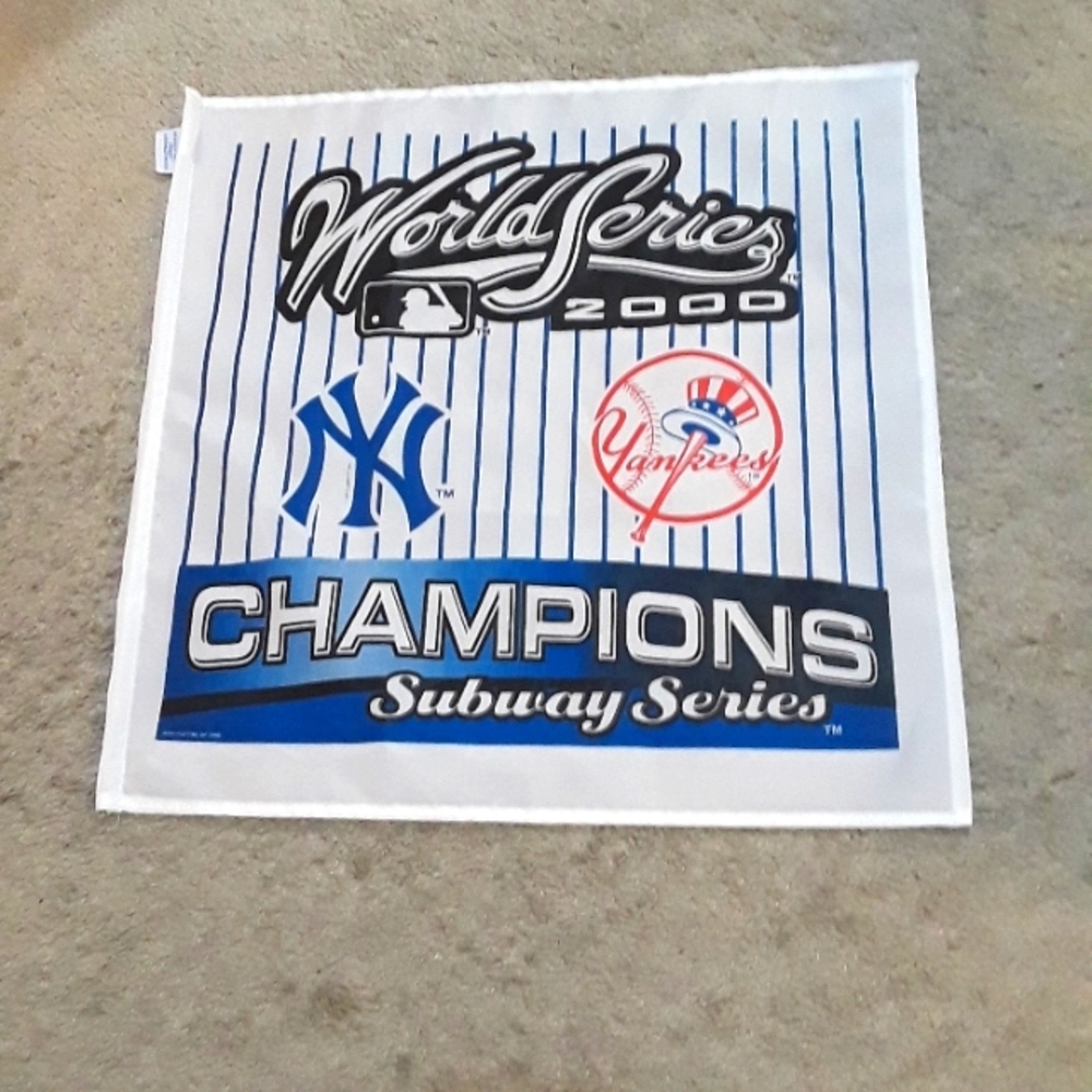 c RARE 2000 WORLD SERIES NEW YORK YANKEES SUBWAY SERIES FLAG MLB